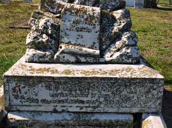 Detaliu piatră funerară